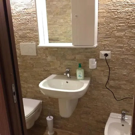 I Marchesi Del Grillo - Vicinanze Stazione, Campus, Policlinico 3* Барі
