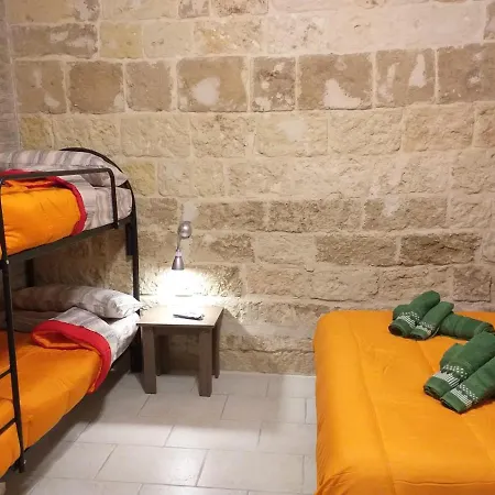 Bed & Breakfast I Marchesi Del Grillo - Vicinanze Stazione, Campus, Policlinico 3*