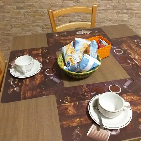 I Marchesi Del Grillo - Vicinanze Stazione, Campus, Policlinico Couette-café Bari