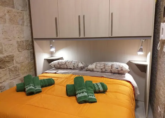 I Marchesi Del Grillo - Vicinanze Stazione, Campus, Policlinico Couette-café Bari